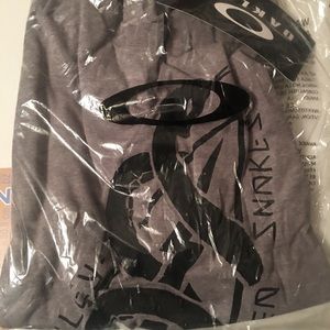 Oakley snake tee new in package